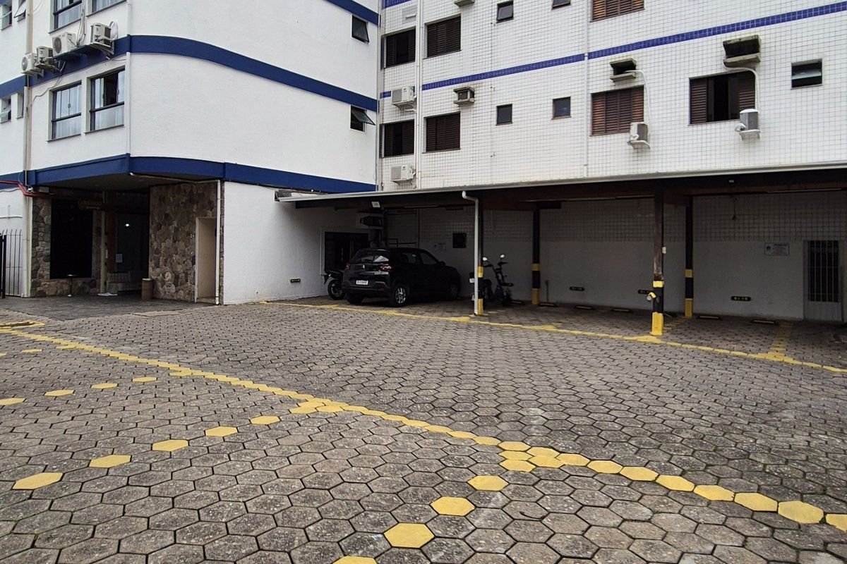 Estacionamento Privativo com Carregador para Carro Elétrico